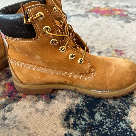 Timberland Classic Tan Genuine Leather Boots Womens Size 7.5 - Picture 9 of 10